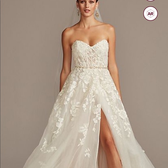 Wedding Dress - Picture 3 of 9